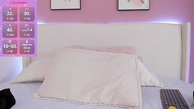 Snapshot of _Saandy chatting on 09.24.25 Saandy online show from 09.24.25