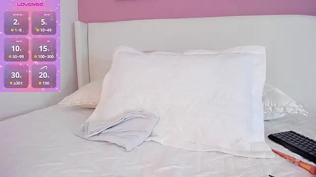 Snapshot of _Saandy chatting on 10.17.25 Saandy online show from 10.17.25