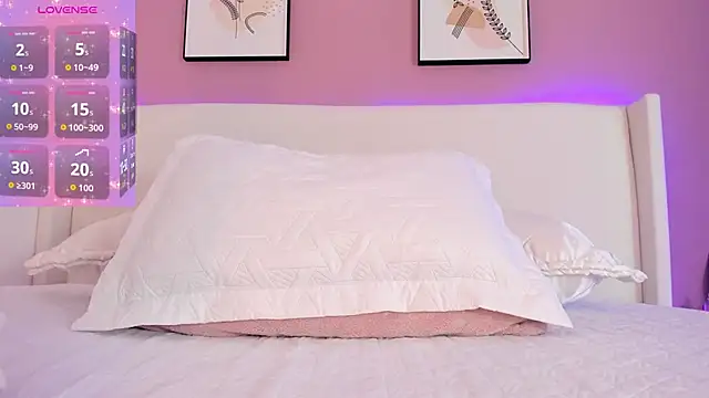 Snapshot of _Saandy chatting on 11.08.25 Saandy online show from 11.08.25