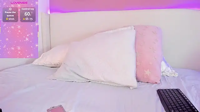 Snapshot of _Saandy chatting on 11.22.25 Saandy online show from 11.22.25