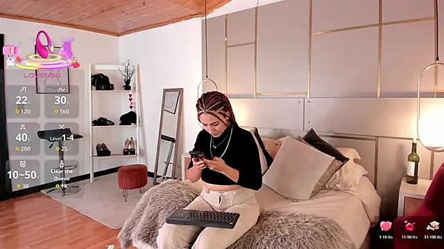 Lina Montclair online show from 03.04.26