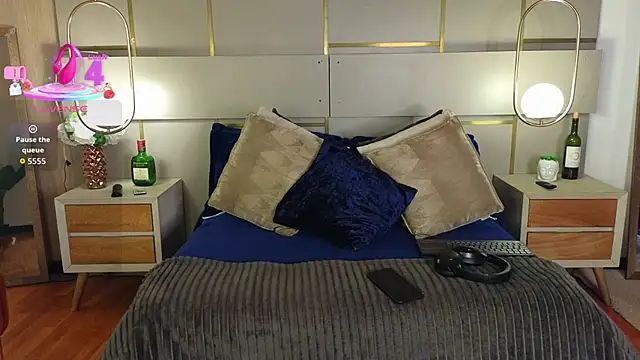 Lina Montclair online show from 04.11.26