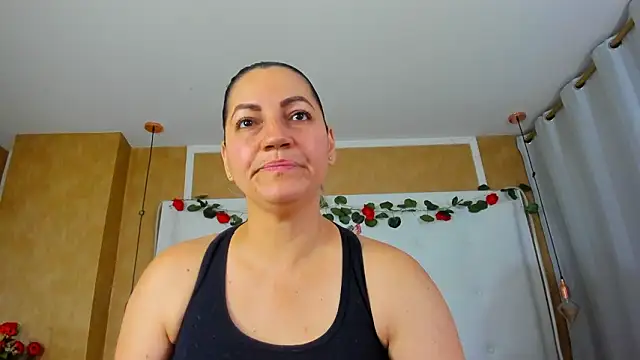 Heidy milf online show from 03.16.26