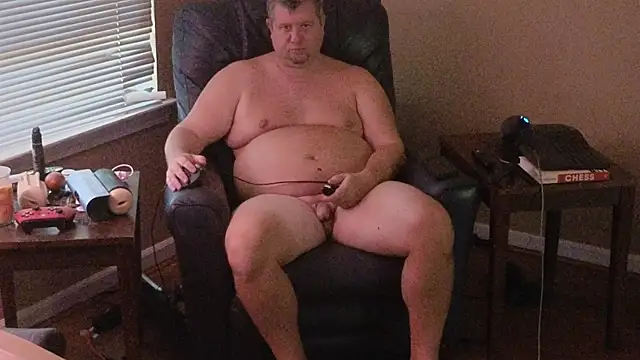 Snapshot of Single_White_Male chatting on 09.29.25 Single White Male online show from 09.29.25