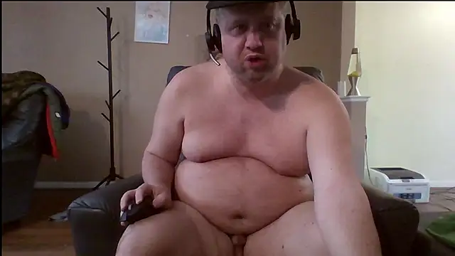 Snapshot of Single_White_Male chatting on 05.03.26 Single White Male online show from 05.03.26