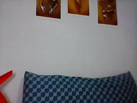 nhayasquirt online show from 10.14.25