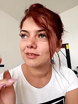 LadyNora online show from 09.18.25