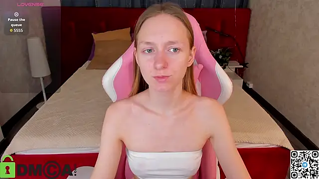 Mia E1fie online show from 11.22.25