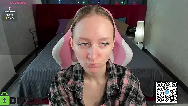 Snapshot of Mia_E1fie chatting on 02.03.26 Mia E1fie online show from 02.03.26