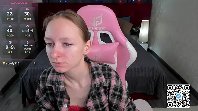 Snapshot of Mia_E1fie chatting on 02.04.26 Mia E1fie online show from 02.04.26