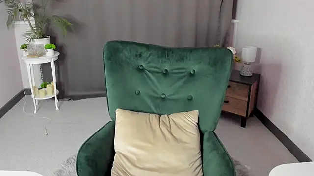 cute luucy online show from 01.19.26