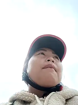 PhamPhung online show from 09.15.25