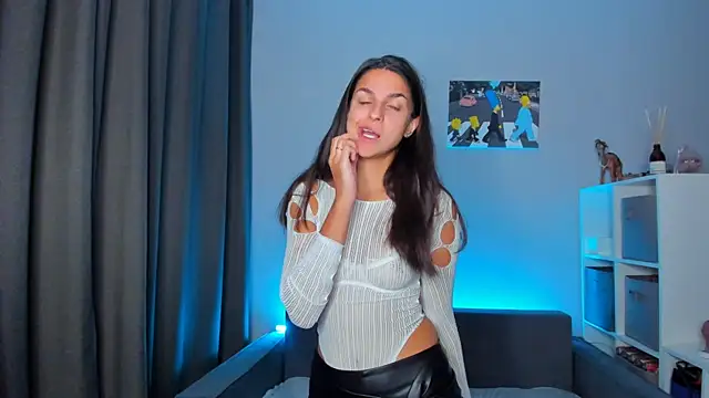 Snapshot of Guilana_baby chatting on 09.18.25 Guilana baby online show from 09.18.25