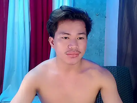 Snapshot of Mackycums chatting on 07.19.26 Mackycums online show from 07.19.26
