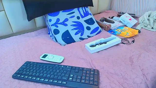 Snapshot of sweet_amye chatting on 10.11.25 sweet amye online show from 10.11.25