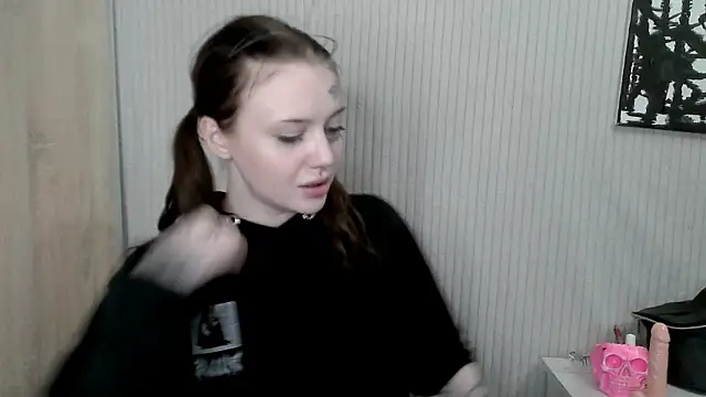 Snapshot of eva_sunshine_blue_eyes chatting on 07.12.26 eva sunshine blue eyes online show from 07.12.26