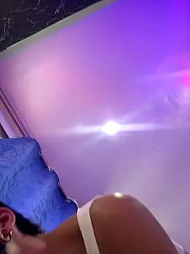 DayanaDG online show from 11.26.25