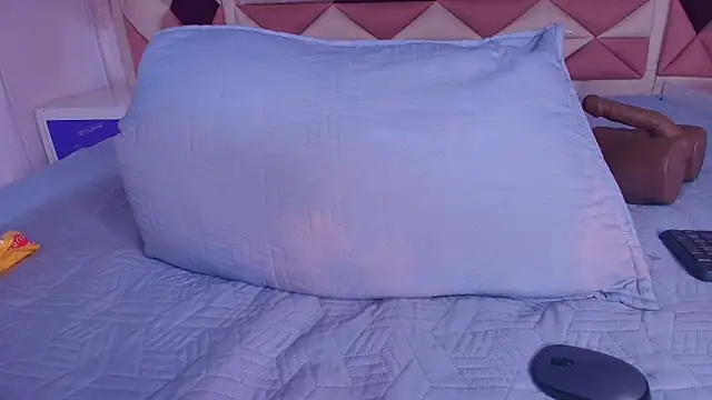 valecastro  online show from 09.11.25