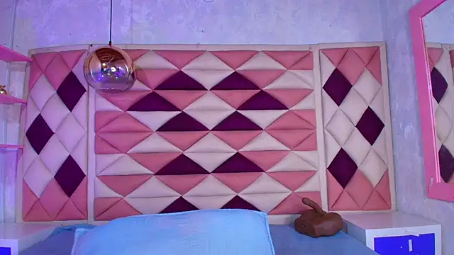 valecastro  online show from 09.12.25