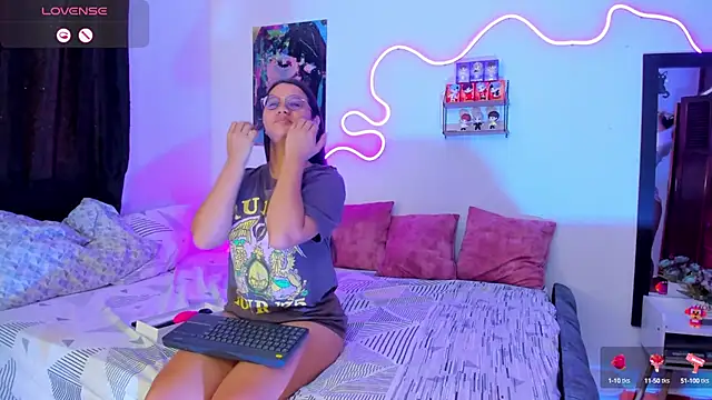 Snapshot of Dilan_and_Mia chatting on 09.20.25 Dilan and Mia online show from 09.20.25