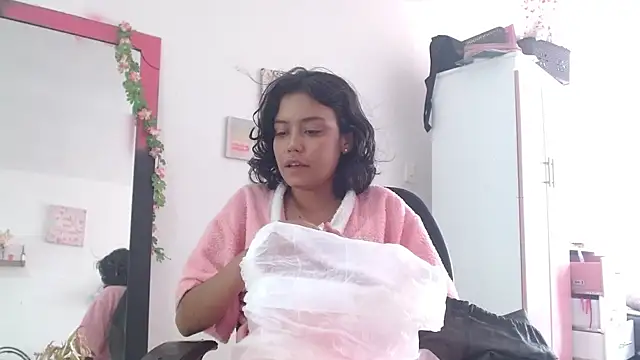 TamaraMera online show from 10.31.25