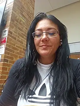 Snapshot of karla_valk1 chatting on 09.25.25 karla valk1 online show from 09.25.25