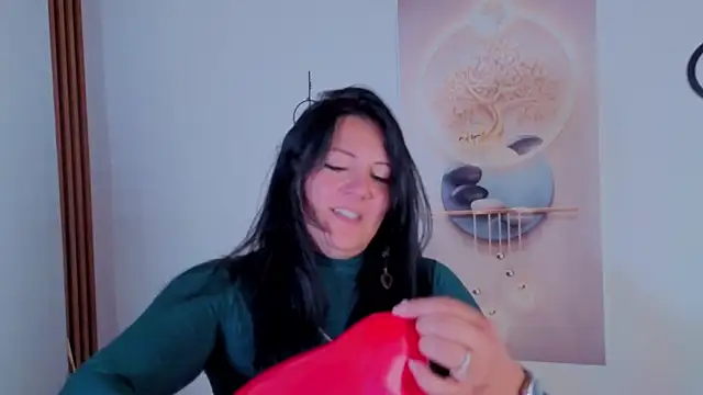 Snapshot of karla_valk1 chatting on 10.27.25 karla valk1 online show from 10.27.25