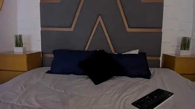 MeganHoffmaan online show from 11.17.25