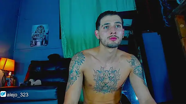 Snapshot of alejo__323__ chatting on 10.24.25 alejo  323   online show from 10.24.25