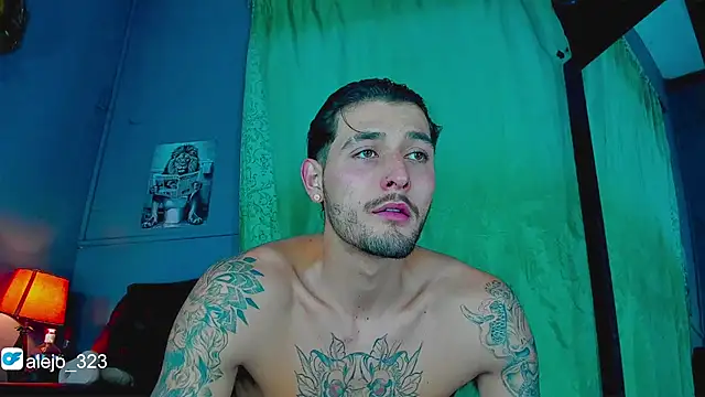 Snapshot of alejo__323__ chatting on 10.28.25 alejo  323   online show from 10.28.25