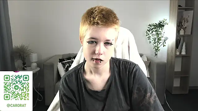 Snapshot of CarolineRichter chatting on 09.12.25 CarolineRichter online show from 09.12.25