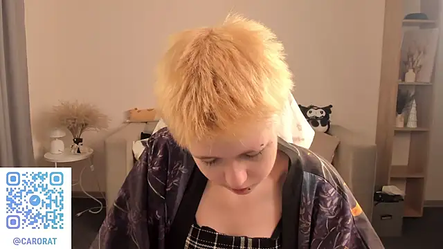 Snapshot of CarolineRichter chatting on 09.29.25 CarolineRichter online show from 09.29.25