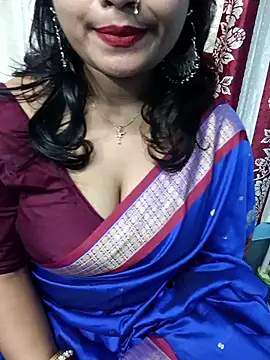 Snapshot of Naughty-Chaaya chatting on 12.15.25 Naughty-Chaaya online show from 12.15.25