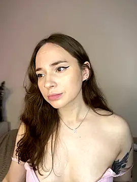 Snapshot of AlexaSpark_ chatting on 09.09.25 AlexaSpark  online show from 09.09.25