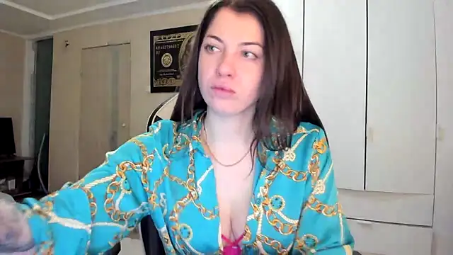 Snapshot of EmiLovsi chatting on 02.18.26 EmiLovsi online show from 02.18.26