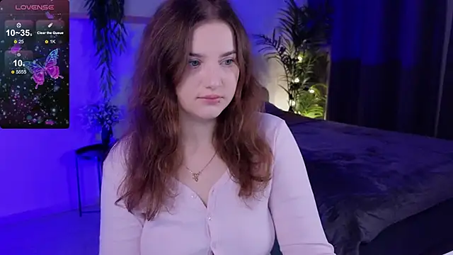 Snapshot of Ashley_Glen chatting on 10.18.25 Ashley Glen online show from 10.18.25
