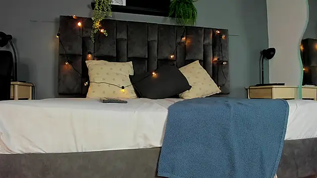 RiriiBrunette   online show from 04.09.26