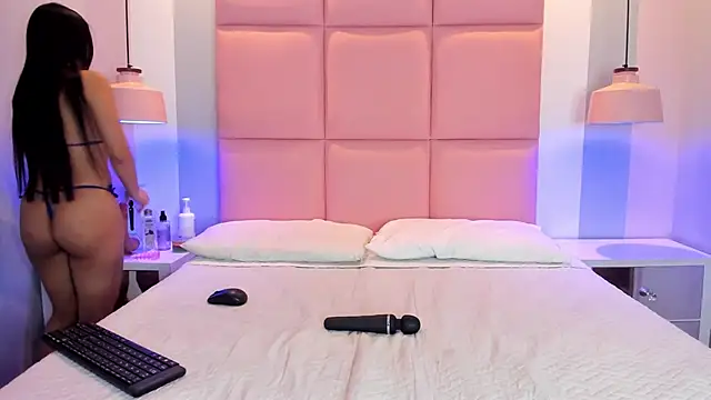 JulianaValencia online show from 11.30.25