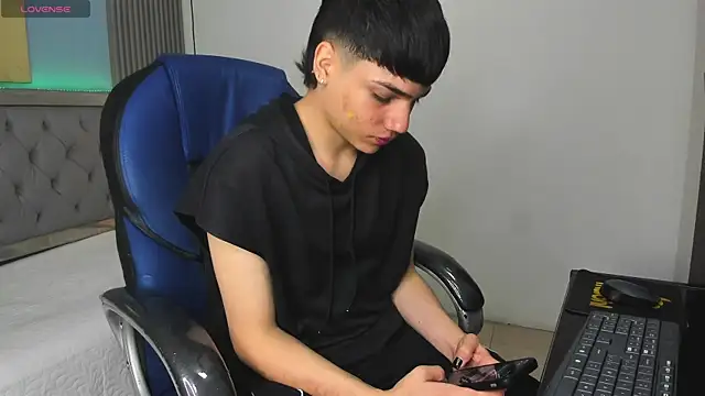 Snapshot of SamBlack_ chatting on 07.03.26 SamBlack online show from 07.03.26