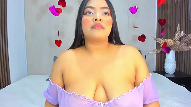 Snapshot of RileyDolly chatting on 02.25.26 RileyDolly online show from 02.25.26