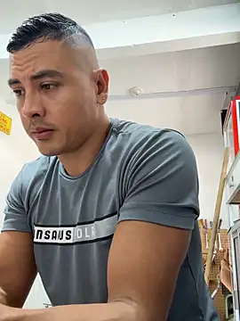 Snapshot of Terra-22cm chatting on 04.02.26 Terra-22cm online show from 04.02.26