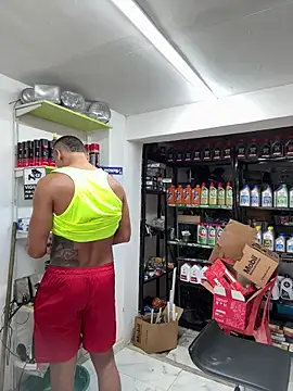 Snapshot of Terra-22cm chatting on 04.05.26 Terra-22cm online show from 04.05.26