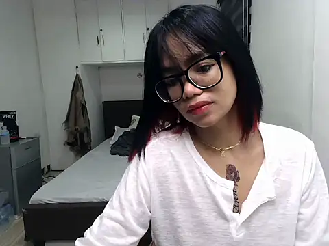 Snapshot of eattmebabyy chatting on 04.25.26 eattmebabyy online show from 04.25.26