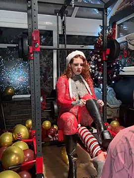 Snapshot of AlexandraWildd chatting on 11.26.25 AlexandraWildd online show from 11.26.25