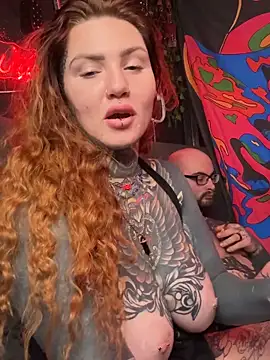 Snapshot of AlexandraWildd chatting on 12.22.25 AlexandraWildd online show from 12.22.25