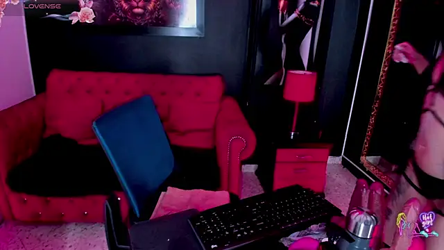 Snapshot of Nyx_Moon chatting on 06.23.26 Nyx Moon online show from 06.23.26