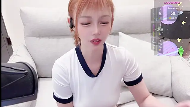 Snapshot of Yucheng__520 chatting on 10.18.25 Yucheng 520 online show from 10.18.25