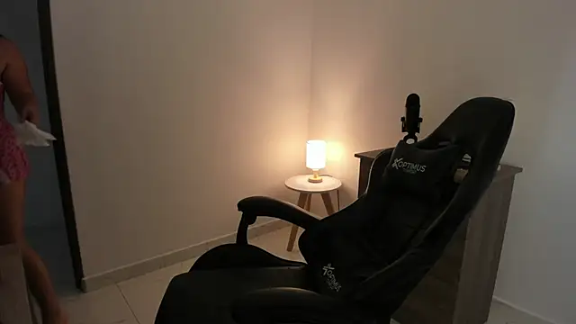 Kyleighc online show from 10.28.25