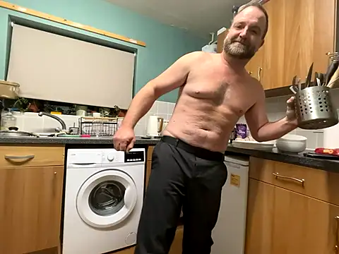 Snapshot of Dilfcam101 chatting on 11.26.25 Dilfcam101 online show from 11.26.25