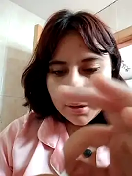 Snapshot of tutermitoa chatting on 10.15.25 tutermitoa online show from 10.15.25